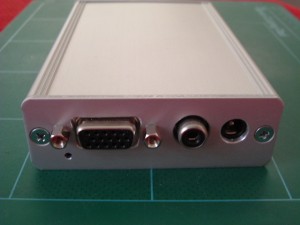 Rückseite mit VGA-, Video- und Spannungsversorgungs-Buchse