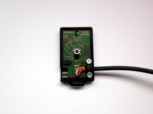 Nun2snes_open.jpg (74.3 KiB) 26235 mal betrachtet Leiterplatte in Gehäuseunterschale mit angelötetem Anschlusskabel für Spielkonsole inklusive Zugentlastung