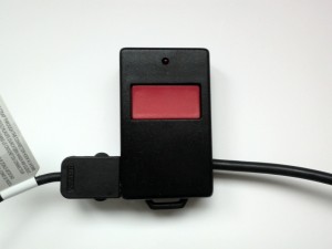 Nun2snes_front.jpg (77.13 KiB) 26235 mal betrachtet fertiger Nun2SNES - oben LED zur Anzeige der Betriebsmodi, darunter der entsprechende Taster; linkt der eingesteckte Nunchuk