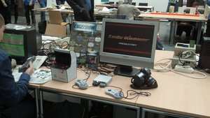 2013-09-21_11-29-13_321.jpg (1.41 MiB) 37839 mal betrachtet und die EUzebox in aktion<br />links der Mini-Arcadeautomat