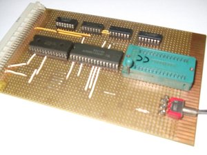 EPROM / RAM<br /><br />0000h - 7FFFh EPROM 32KB / RAM 4x 32KB<br />8000h - FFFFh RAM 32KB