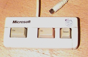 ctrl-alt-del.gif (51.48 KiB) 15771 mal betrachtet <br />Irgendwie erinnert mich das an die Tastatur, die die Welt braucht(e)...