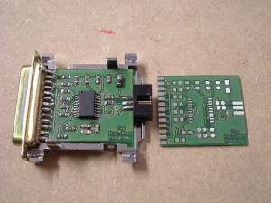 Parallelport-Programmierer für AVR's. Diesen benutze ich mit AVR-8-Burnomat zum Brennen des Bootladers und der Fuses. Im gegensatz zu meinem ISPtiny-Prommer funktioniert er wenigstens problemlos.